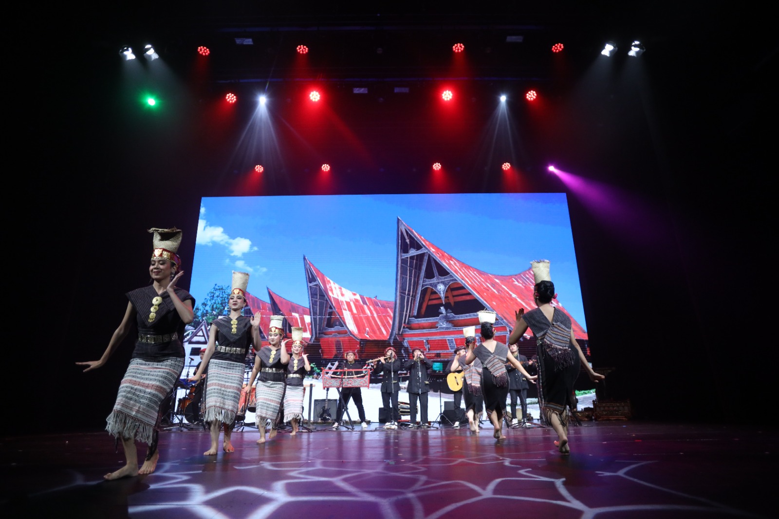 USU takes part in Cultural Night 2024 in Bangkok